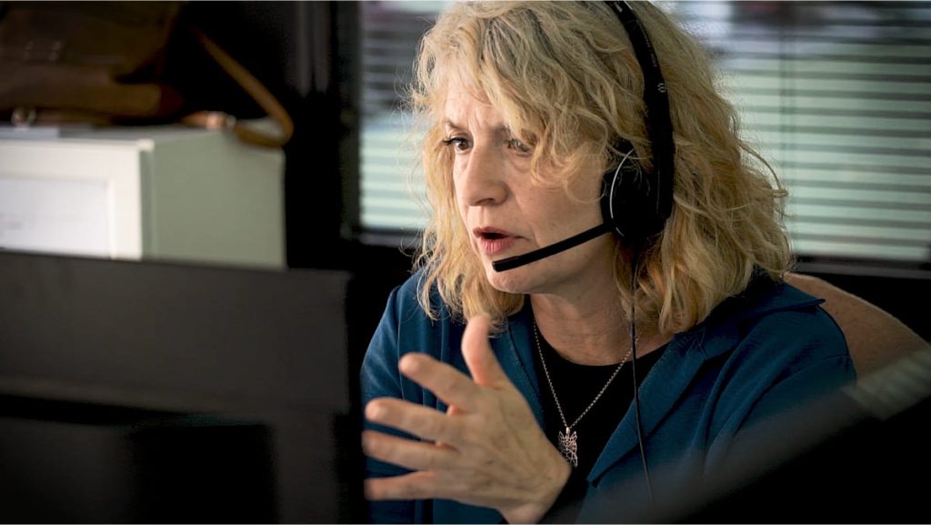 Rosa de Adictalia al teléfono