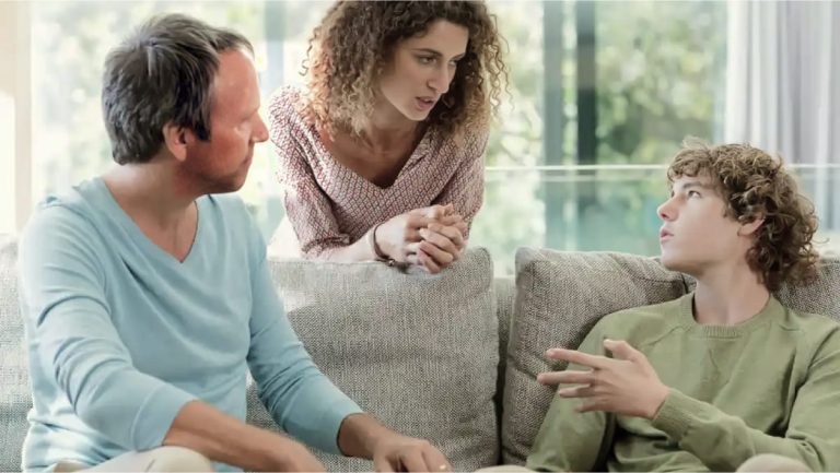 Como hablar sobre drogas con un adolescente
