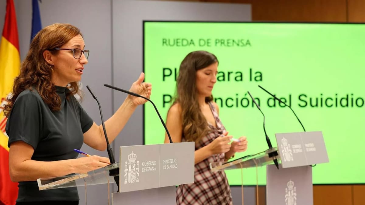 Mónica García, prevención del suicidio