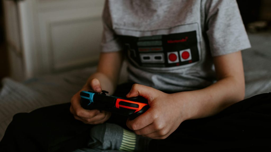 adicción a los videojuegos en menores y loot boxes o cajas botin