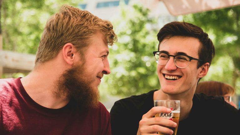 Por qué dejar las amistades de consumo